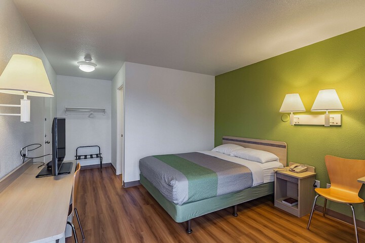 Room 18 of 29