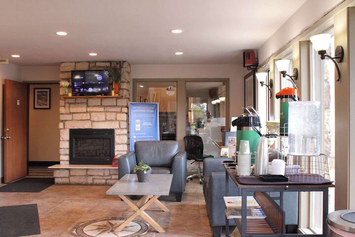 Hotel Interior 11 of 40