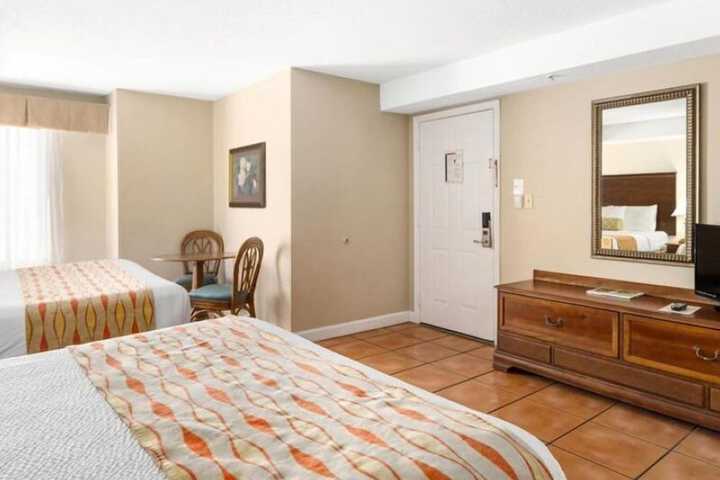 Room 25 of 56