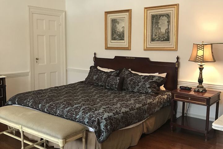 Room 40 of 98
