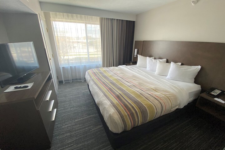 Country Inn & Suites by Radisson Council Bluffs, IA