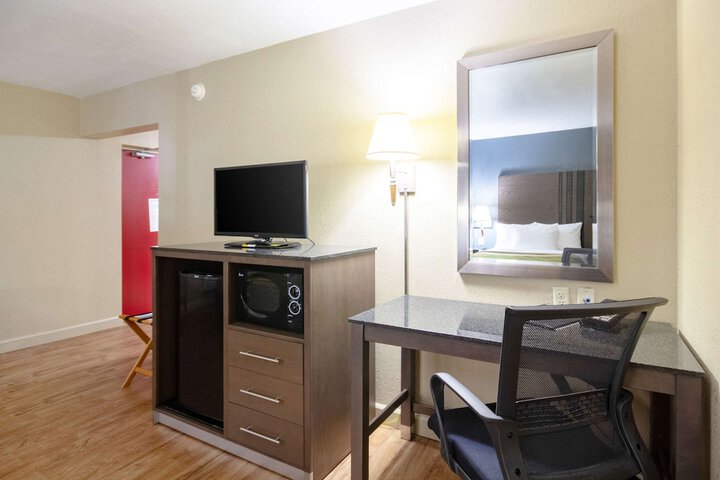 Room 20 of 57