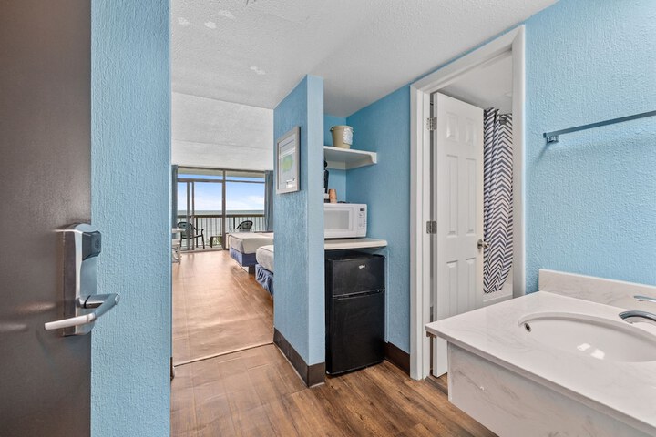 North Shore Oceanfront Resort Hotel with Waterpark