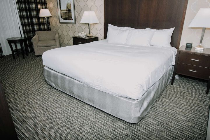 DoubleTree by Hilton Detroit - Dearborn