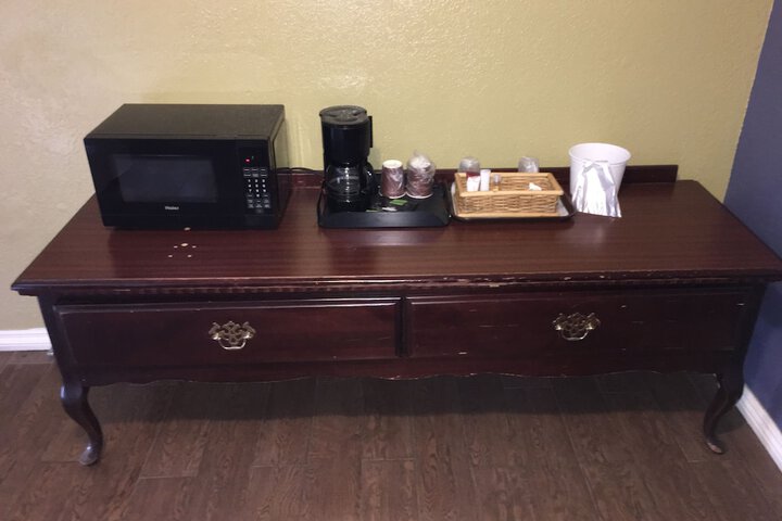 Room 27 of 32