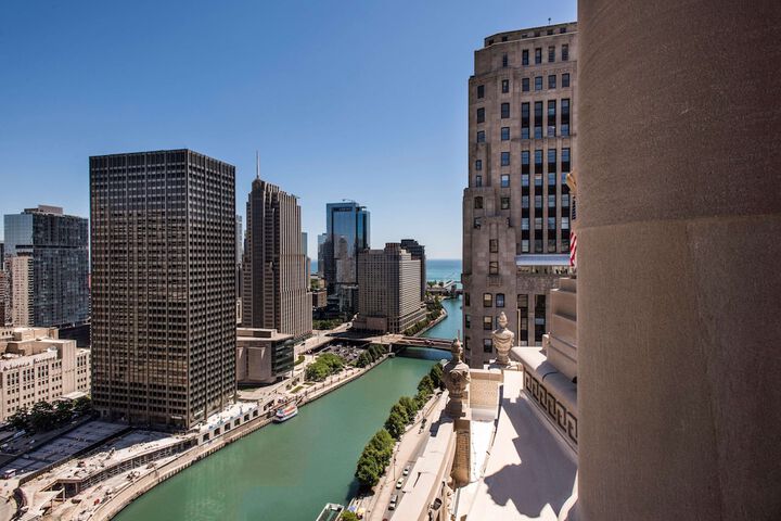 LondonHouse Chicago Curio Collection by Hilton