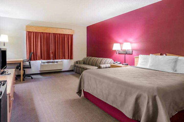 Rodeway Inn Hesston