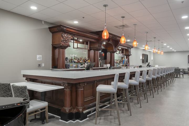 Lounge 96 of 116