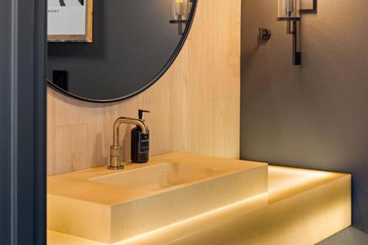 Escape to Wine Country Luxurious Getaway Awaits