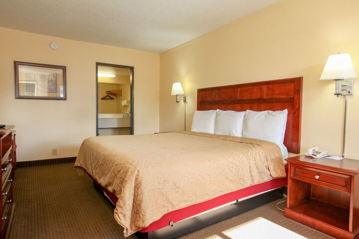 Room 10 of 31