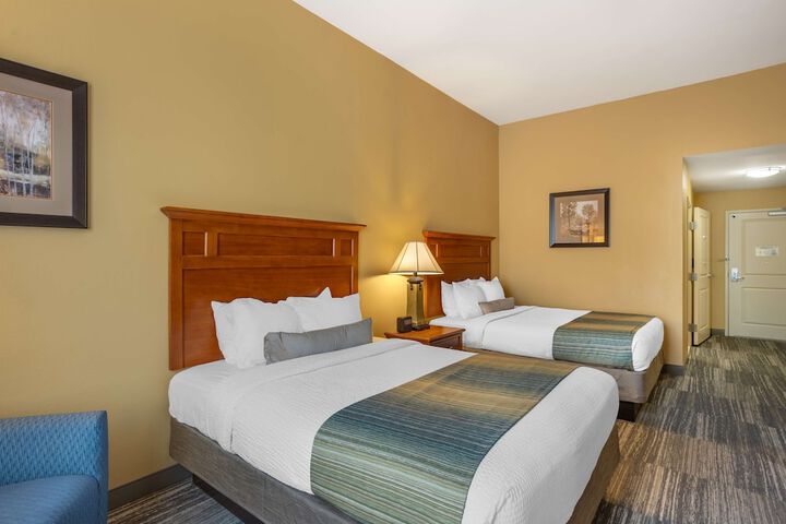 Best Western Plus University Park Inn & Suites