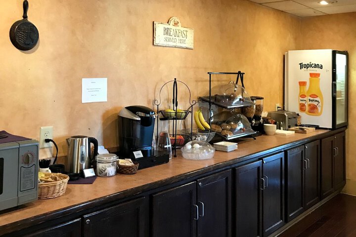Breakfast/Coffee Service 41 of 44