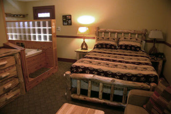 Mountaintop Lodge at Lake Naomi