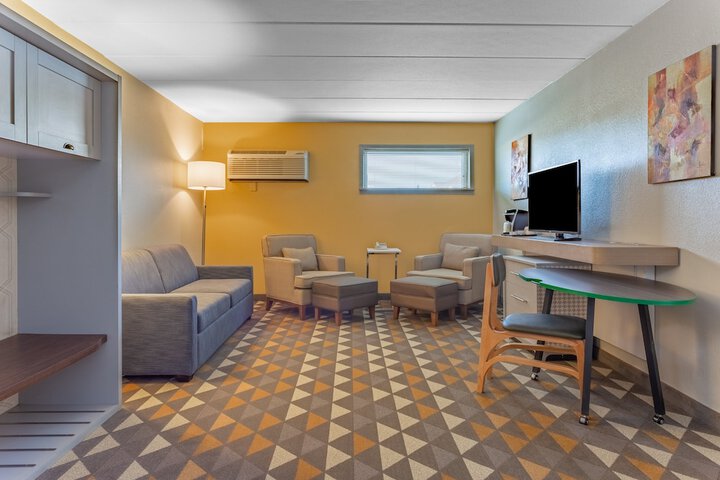 Room 14 of 32