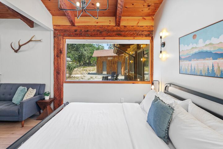 Basecamp Lodge