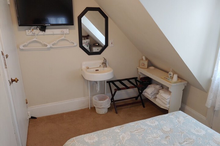 Island Guest House B & B