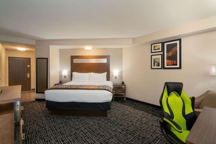 Room 19 of 25
