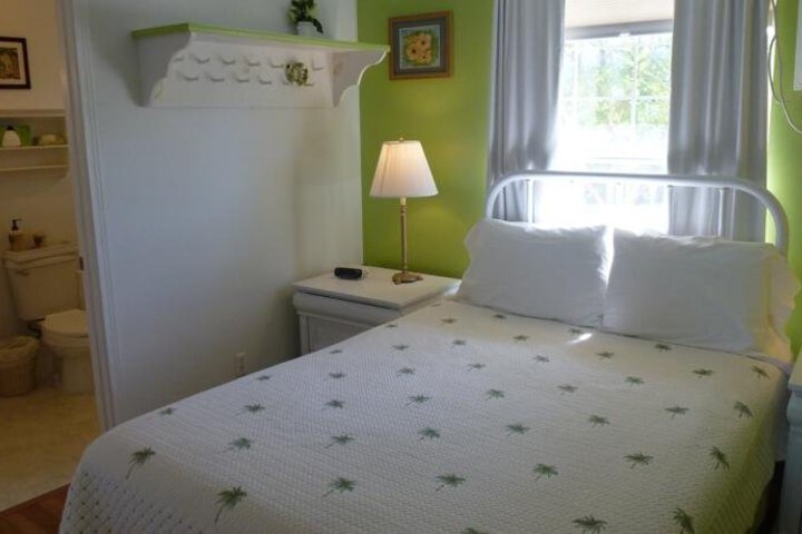 PENNYS PLACE INN PARADISE