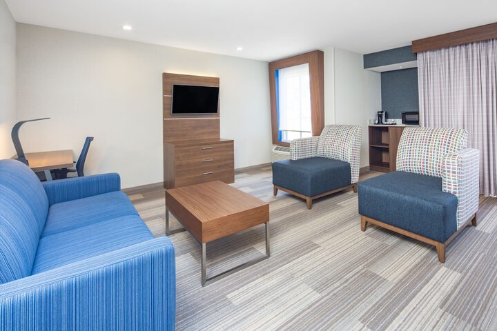 Room 13 of 42