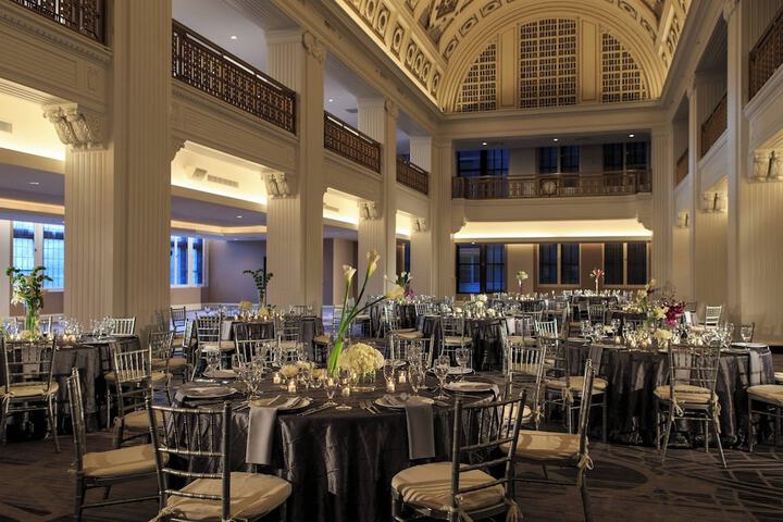 Renaissance Cincinnati Downtown Hotel