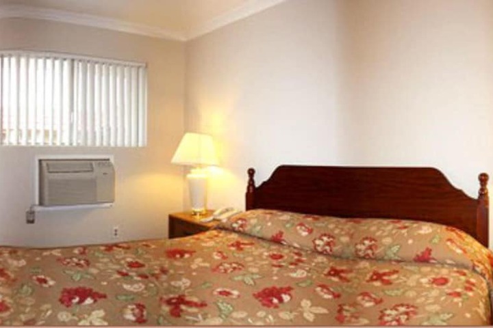 Sunset Inn and Suites