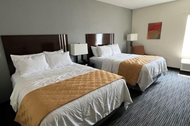 American Inn and Suites Houghton Lake