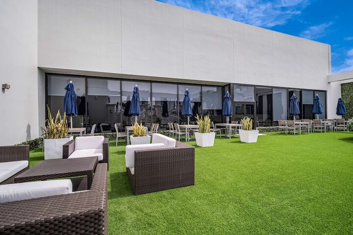 Terrace/Patio 65 of 70