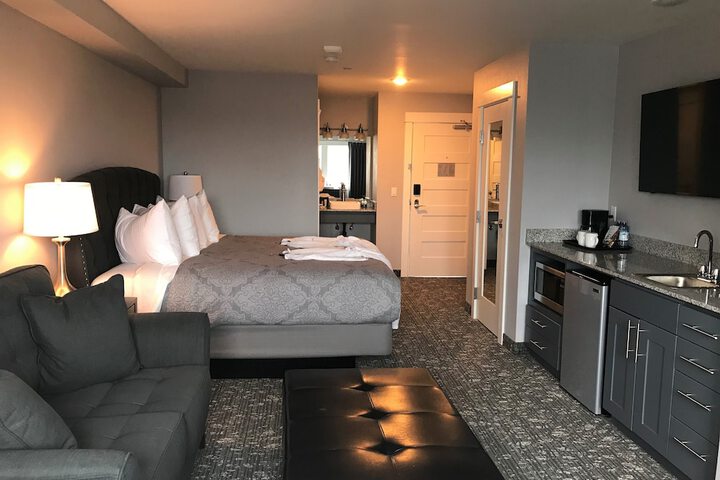 Room 33 of 50