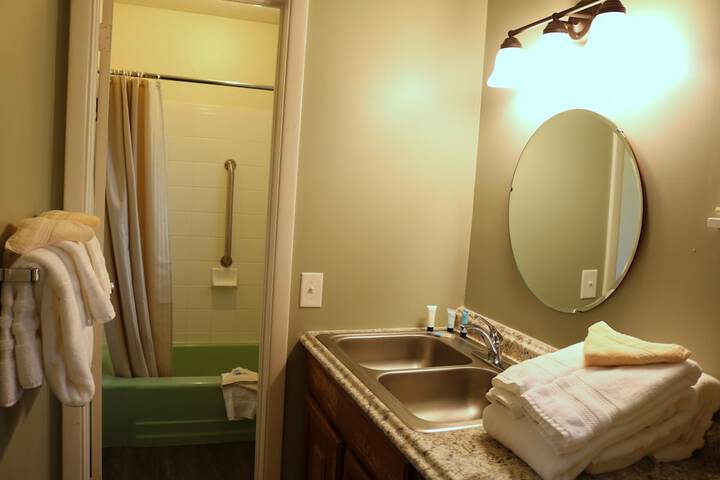 Room 75 of 143
