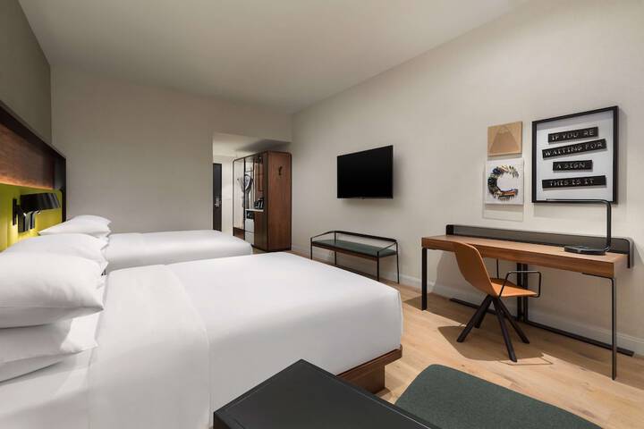 Room 20 of 79