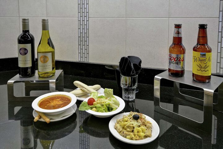Dining 44 of 52