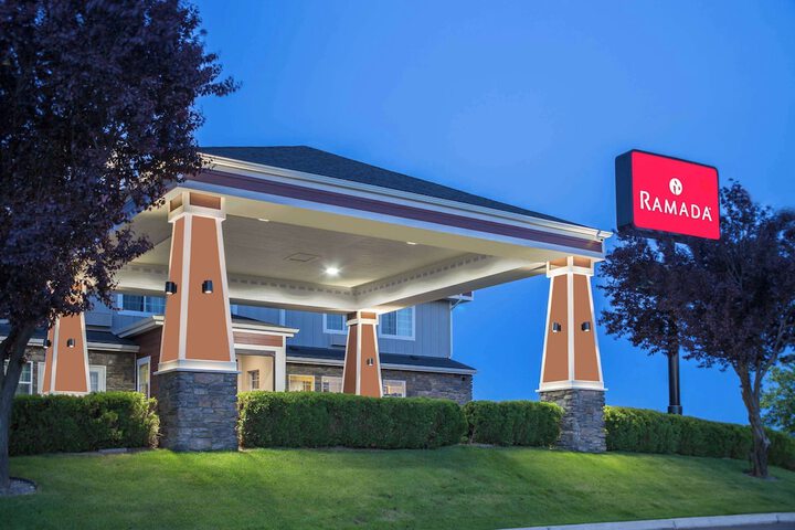 Ramada by Wyndham Moses Lake