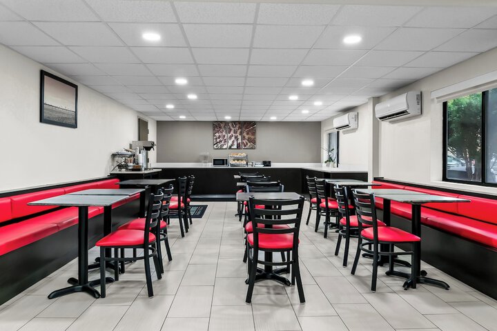 Breakfast/Coffee Service 37 of 44