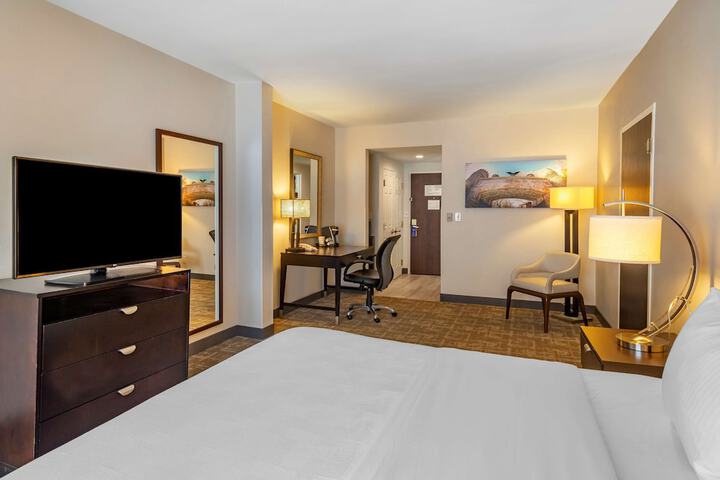 Room 20 of 33