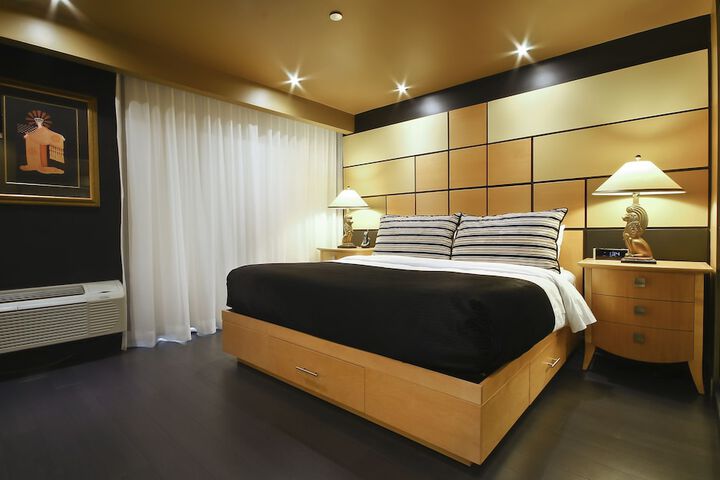 Room 92 of 132