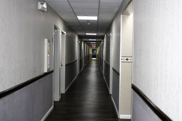 Ballroom/Hall 27 of 28