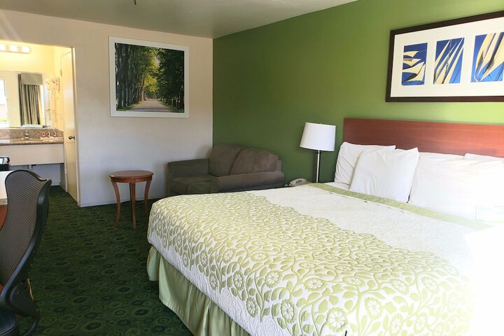 Days Inn by Wyndham Westley