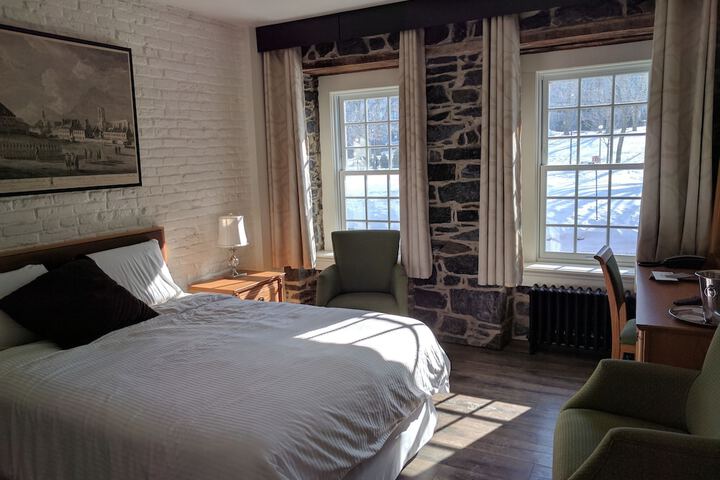 Room 25 of 42