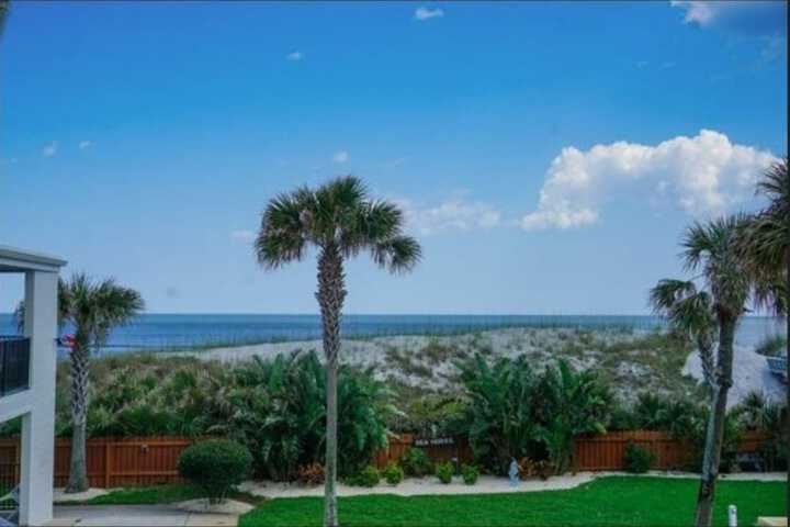 Seahorse Oceanfront Inn