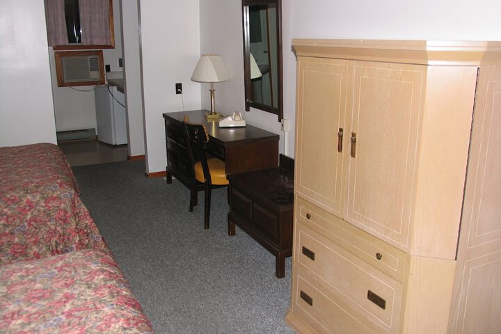Room 13 of 42