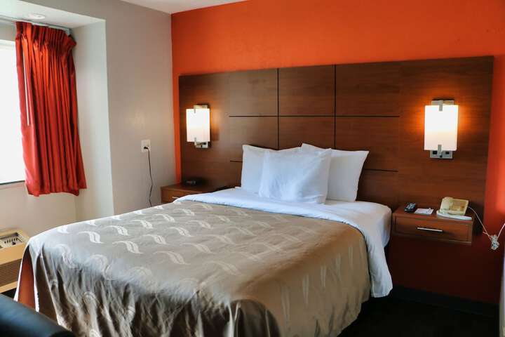 Room 9 of 23