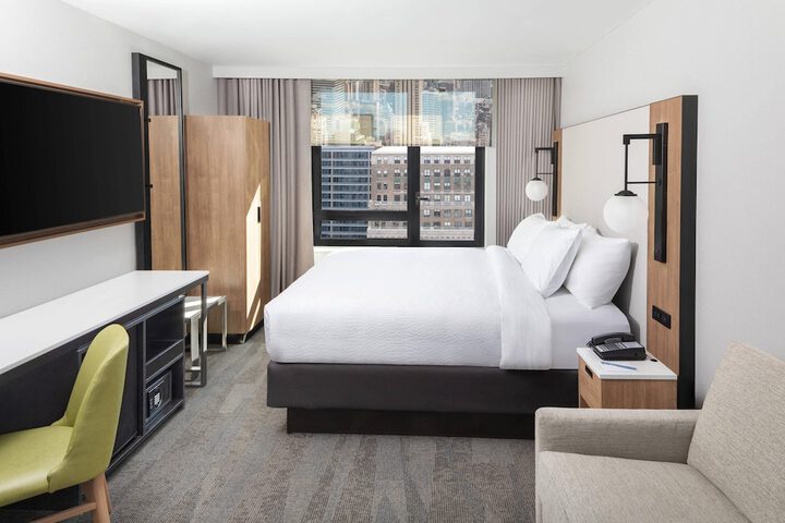 Room 14 of 34