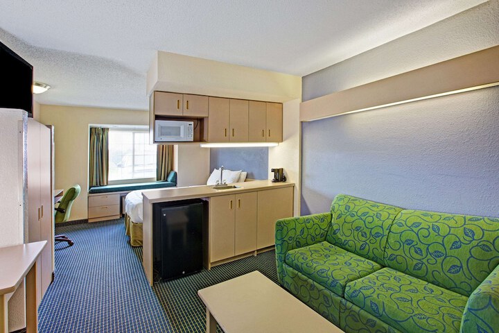 Room 13 of 24