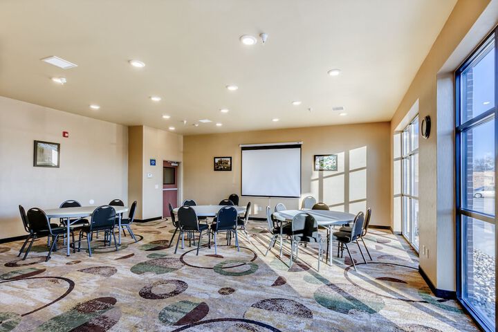 Ballroom/Hall 41 of 43