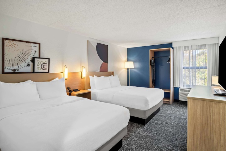 Spark by Hilton Stevensville