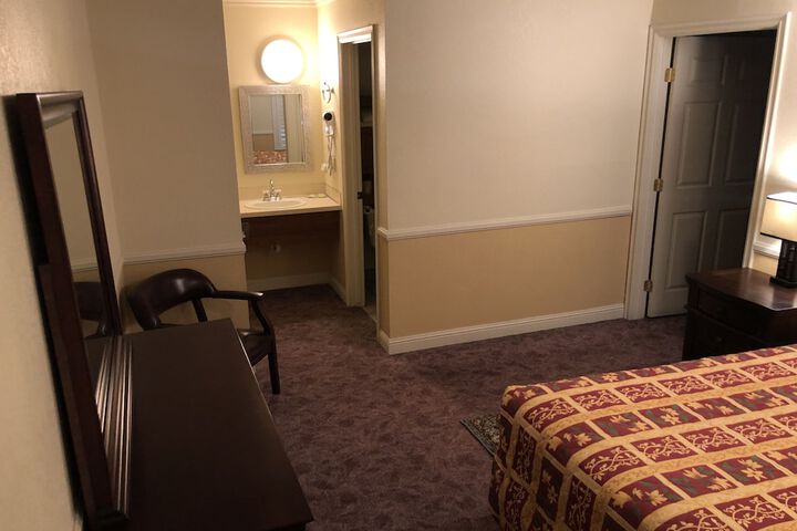 Room 26 of 57