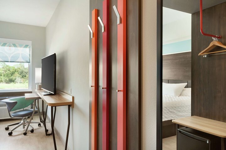 Room 33 of 65