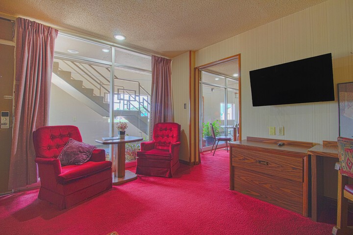 Room 30 of 65
