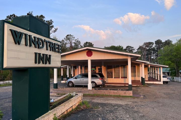WINDTREE INN