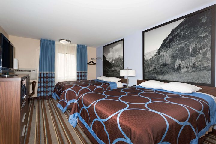 Room 11 of 15